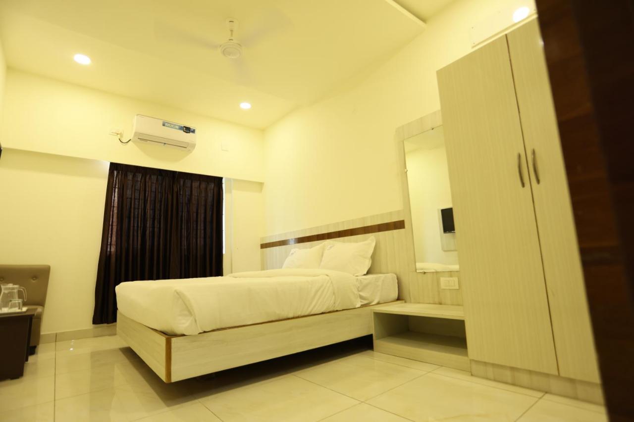 Hotel Sigma Suites Bangalore Eksteriør billede